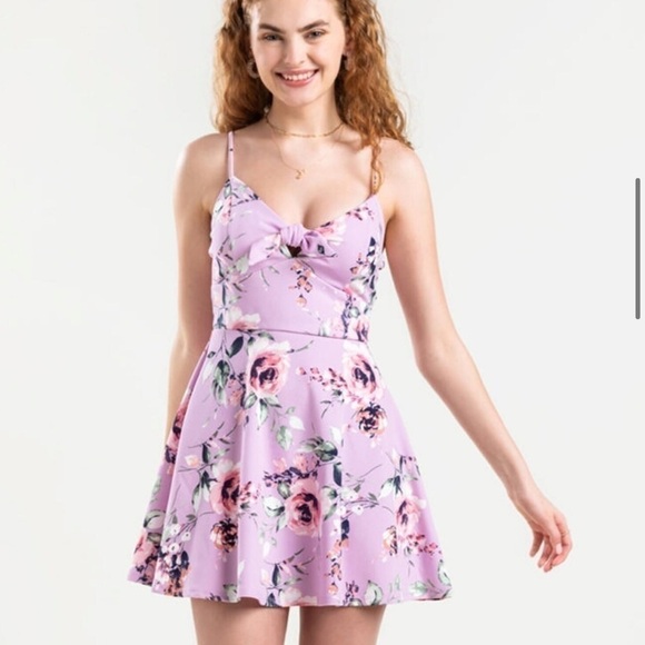 Francesca’s- Trixxi Clara Floral Front Knot Mini Dress - Picture 1 of 7